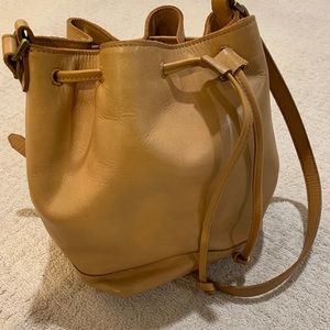 Madewell bucket bag leather
